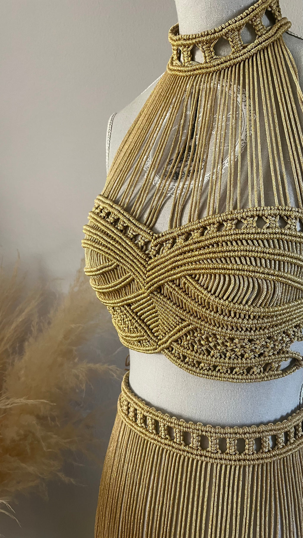 close up Editorial boho look with macramé gold fringe 