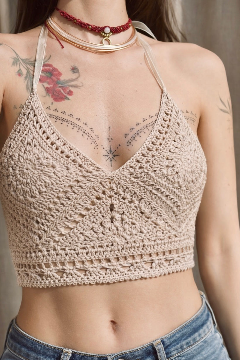 Earth Mandala Top crochet fatto a mano colore Sand Gold con coppe a motivo mandala e design boho estivo, capo artigianale Made in Italy My Sunflower Lab