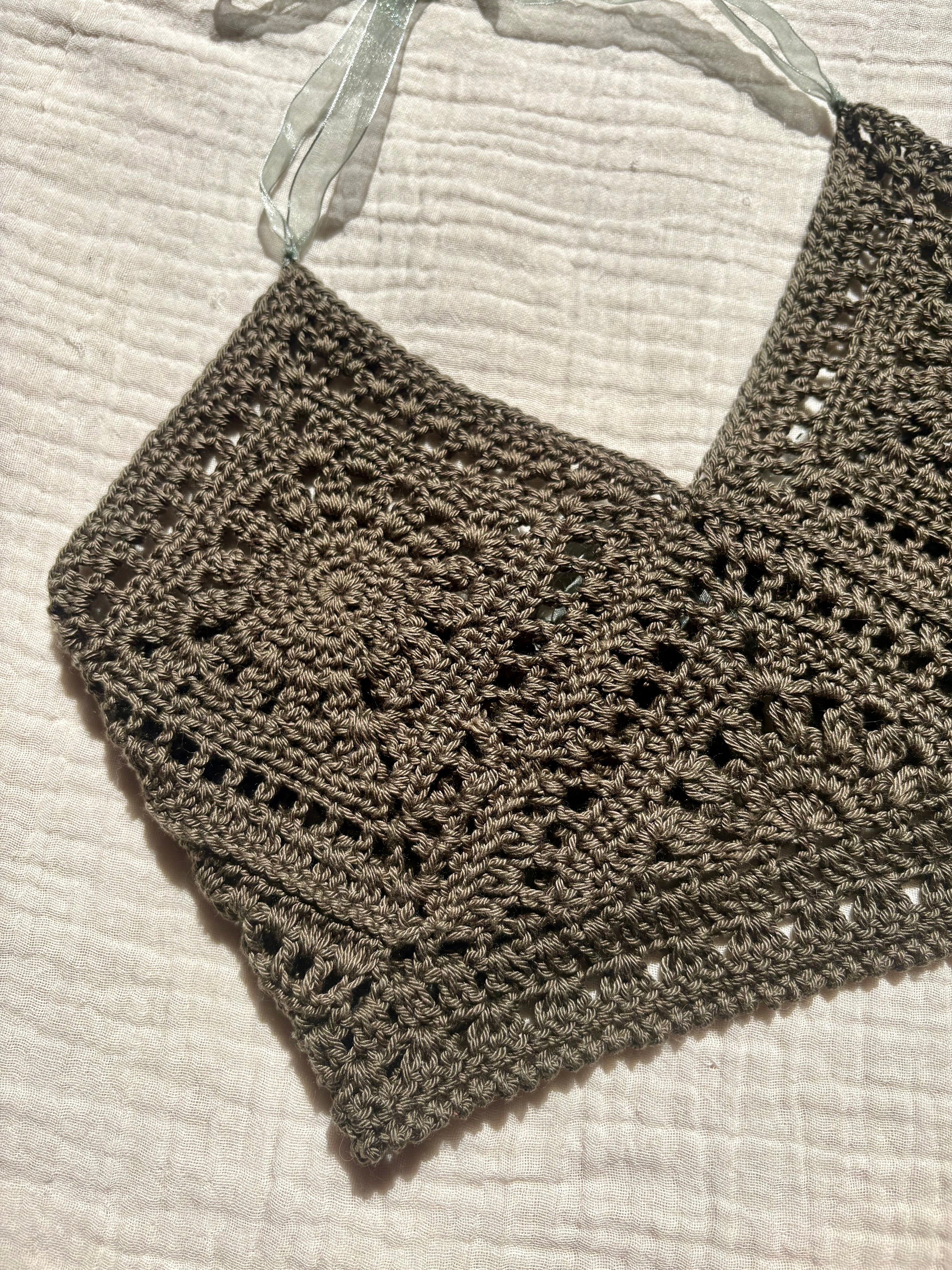 Earth mandala crochet top wild sage green handmade in italy by my sunflower lab dettagli della lavorazione